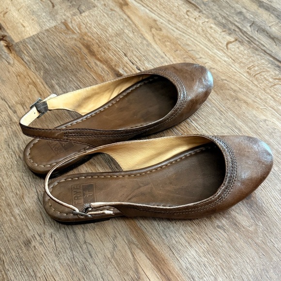 Frye • Sling Back Carson Ballet Flats - Picture 1 of 10
